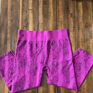 Fabletics seamless Capri leggings M